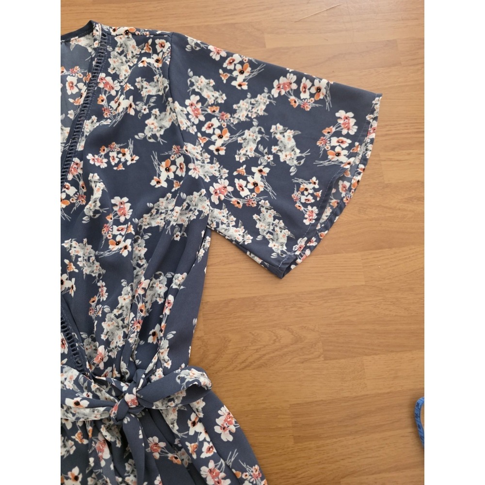Sienna Sky Floral Wrap Peplum Blouse Blue V-Neck Short Sleeve Top Small - Picture 9 of 12